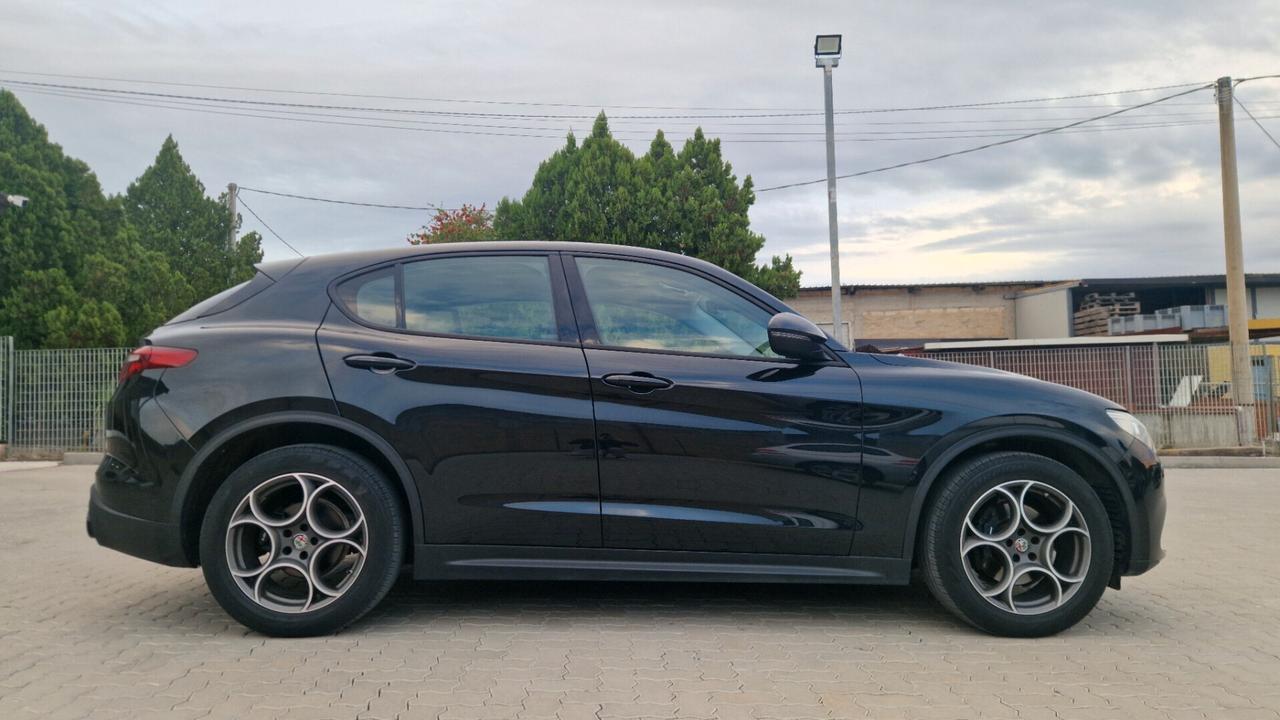Alfa Romeo Stelvio 2.2 Turbodiesel 190 CV AT8 Sprint Black edition