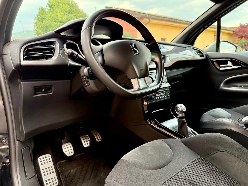 Ds DS3 DS 3 1.2 VTi 82 Just Black