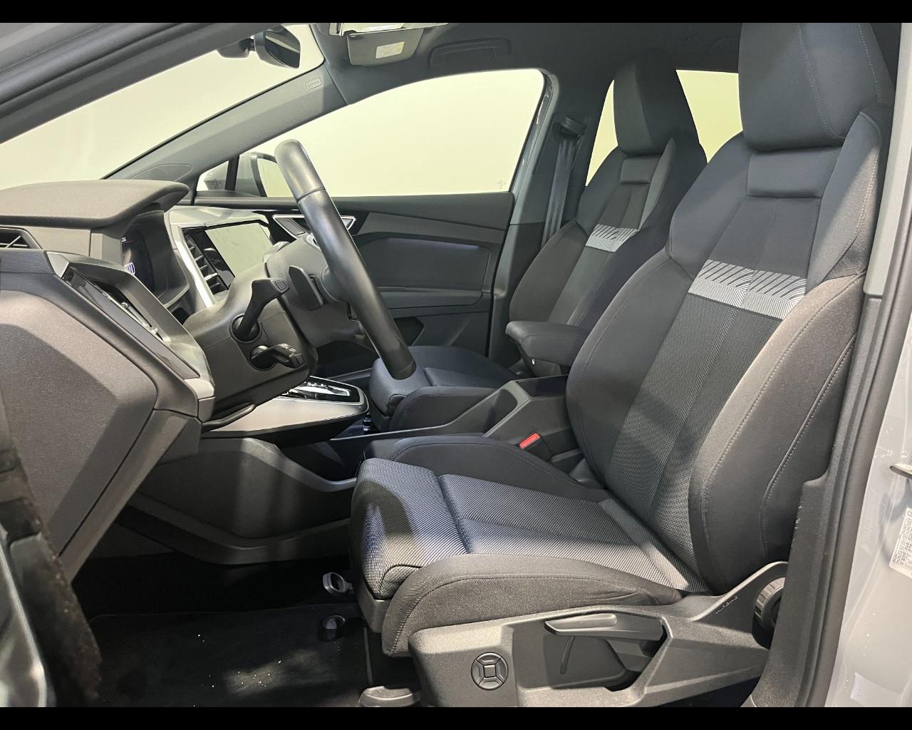 AUDI Q4 45 E-TRON BUSINESS ADVANCED