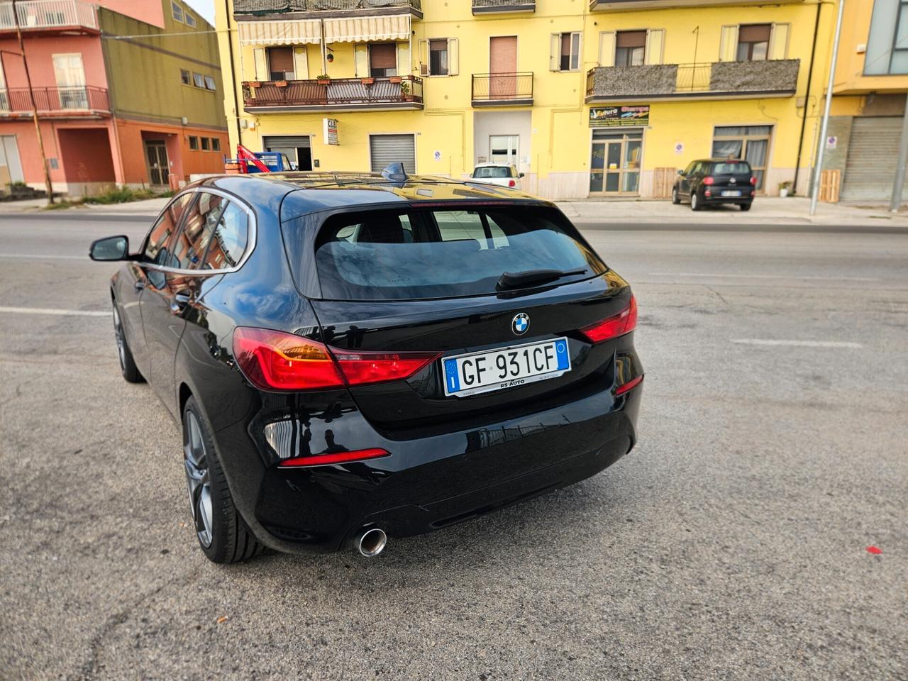 Bmw 116 116d 5p. Business Advantage