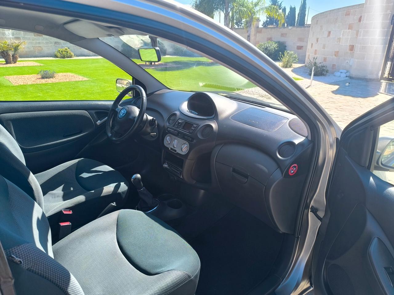 Toyota Yaris 1.0 benzina perfetta
