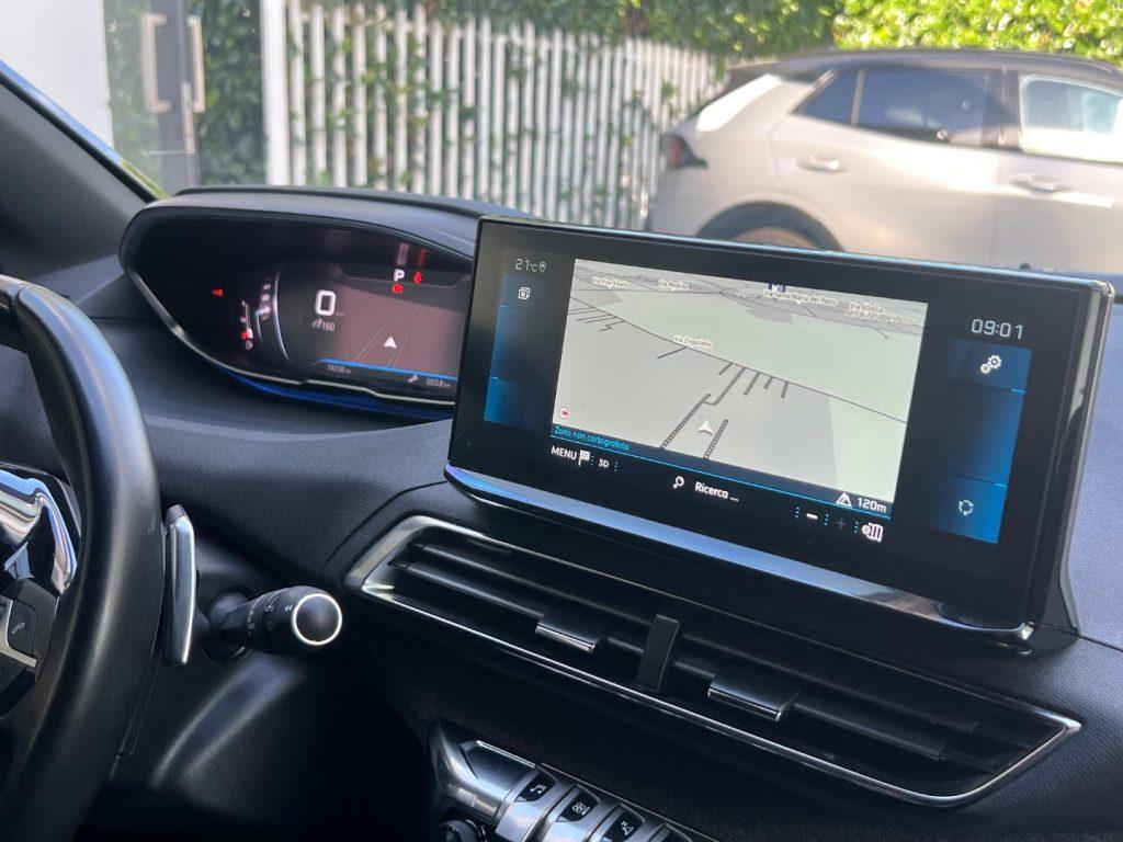 Peugeot 5008 BlueHDi 130 S&S EAT8 Allure Pack da€259,00 mensili