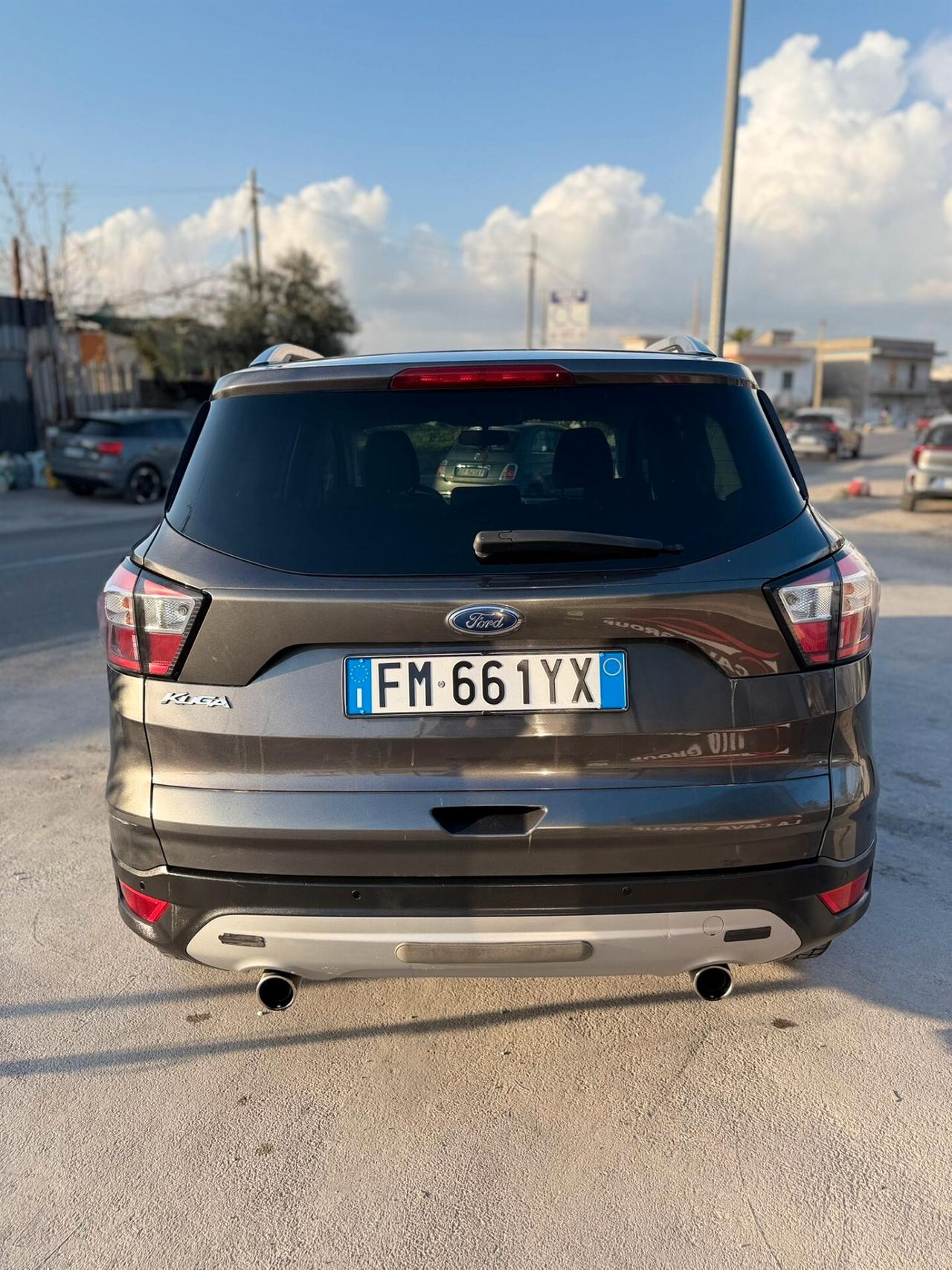 Ford Kuga 1.5 TDCI 120 CV S&S 2WD Powershift Titanium Business