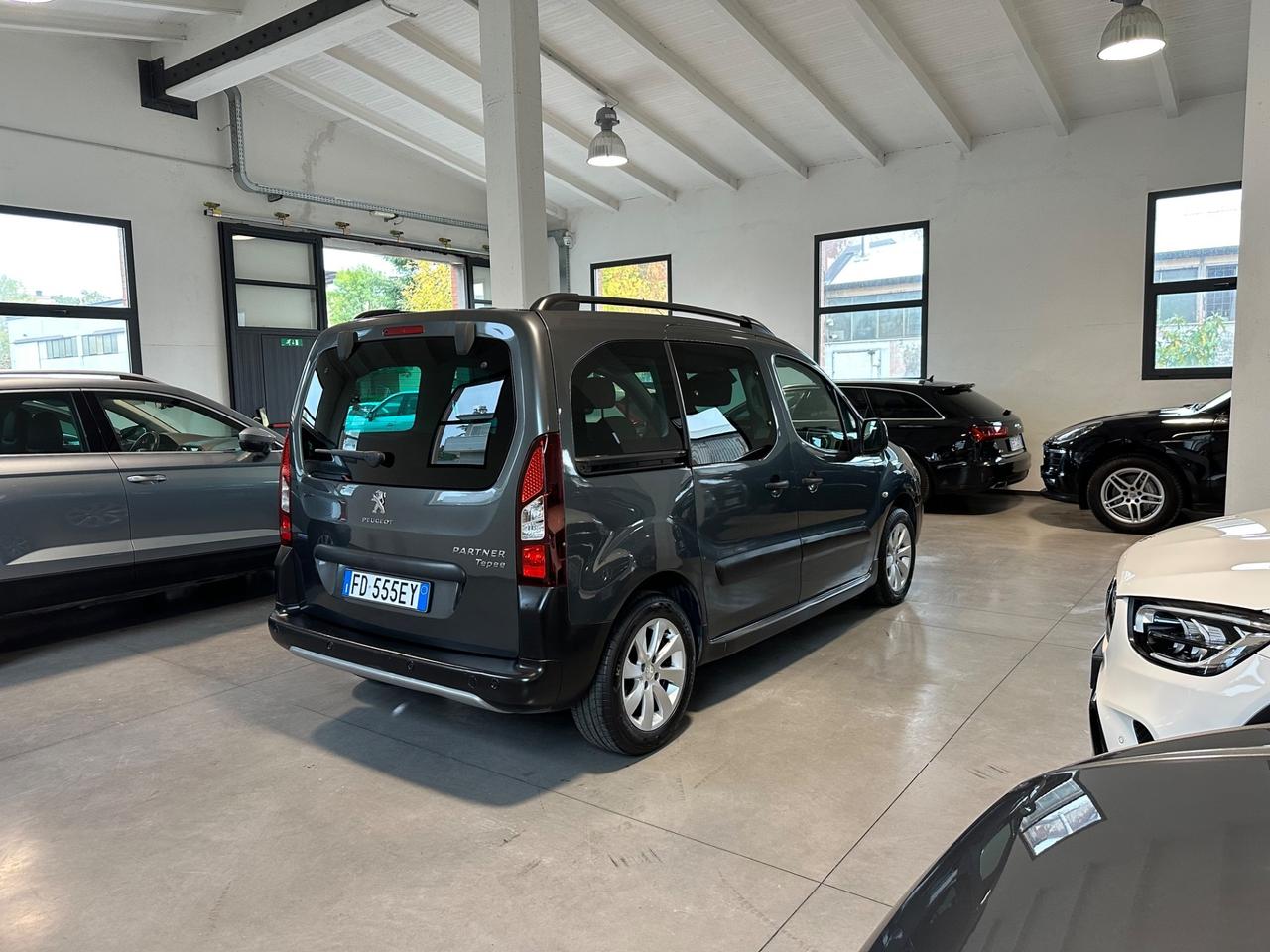 Peugeot Partner Tepee BlueHDi 100 Outdoor