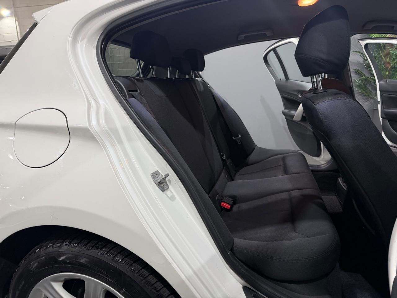 Bmw 116 116d 5p. Urban