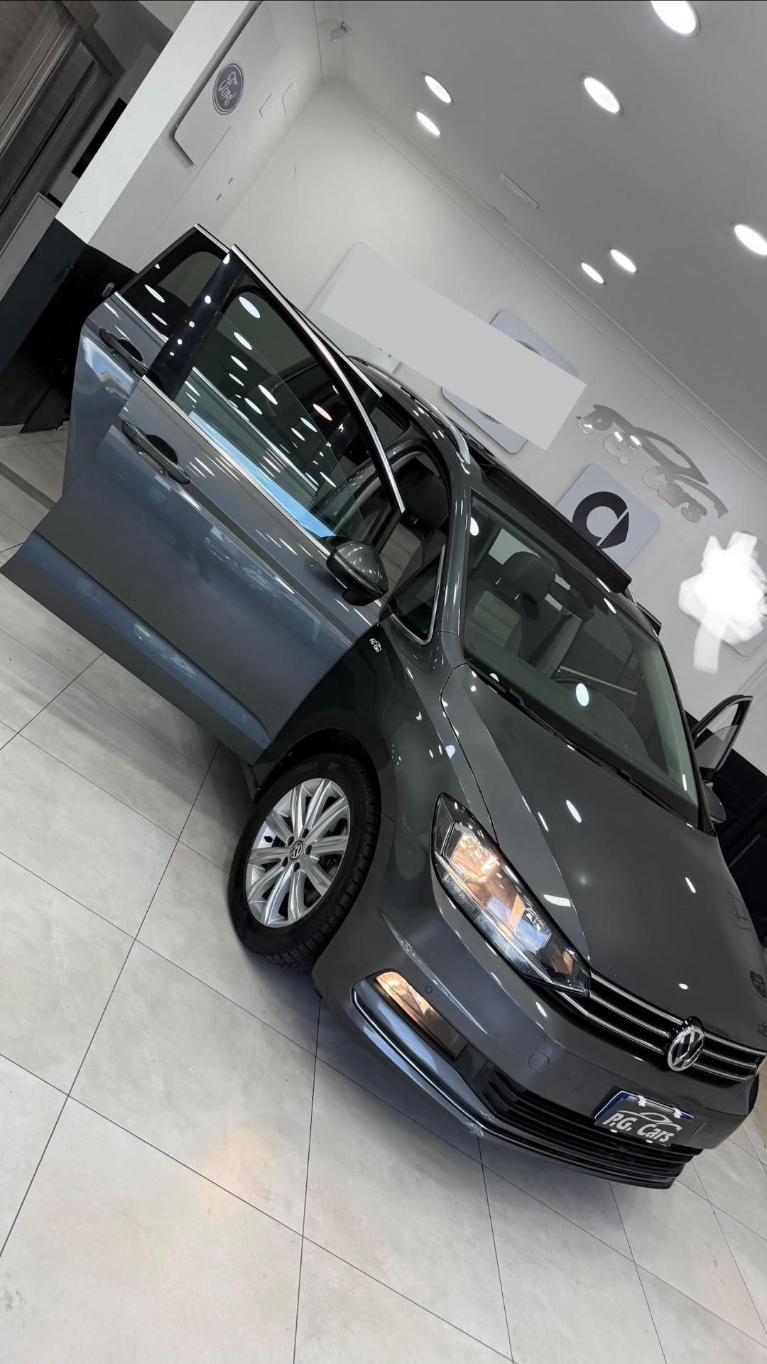Volkswagen Touran 2.0 TDI 150 CV SCR DSG Executive BlueMotion Tech.