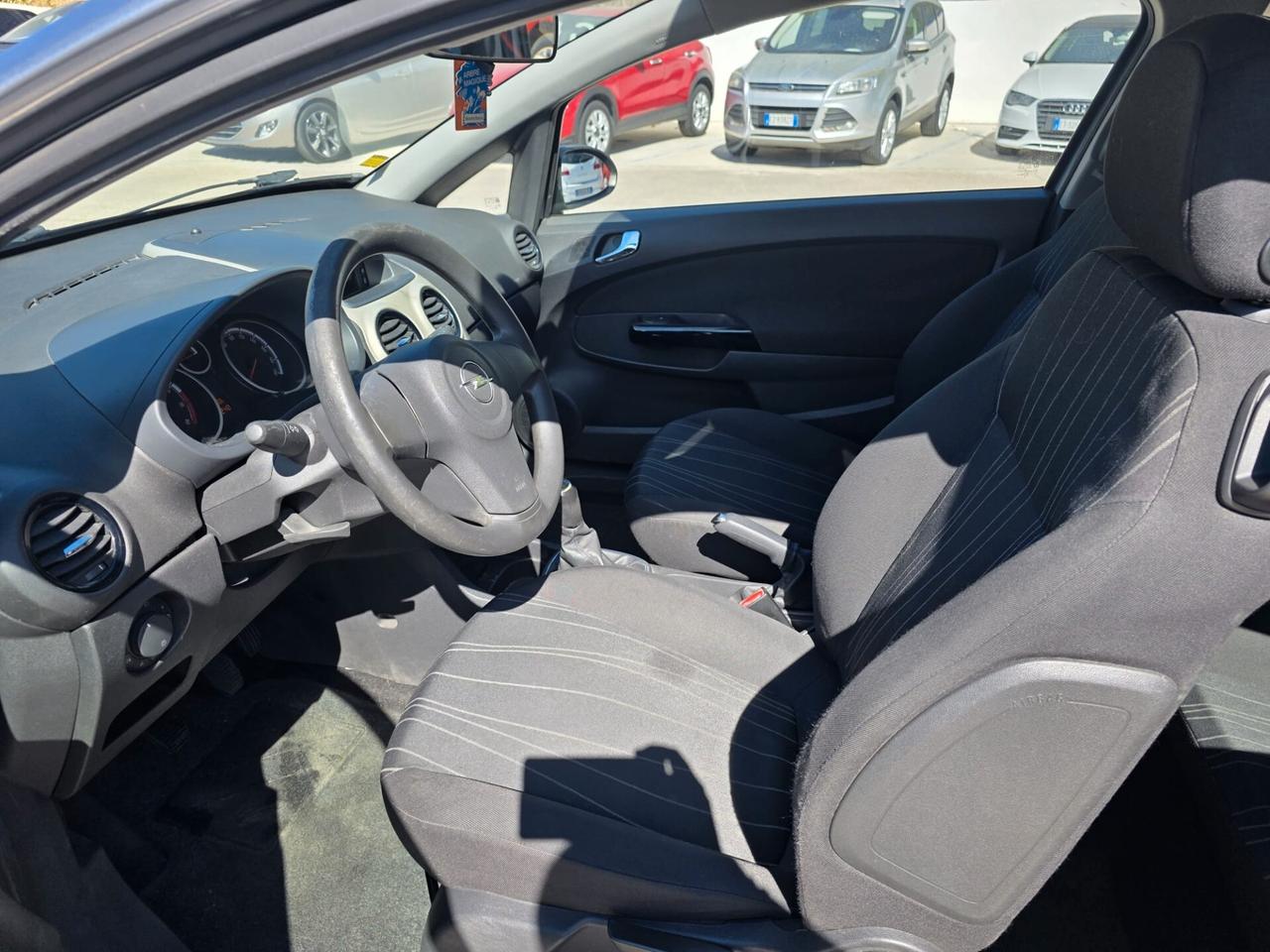 Opel Corsa 1.2 3 porte Club