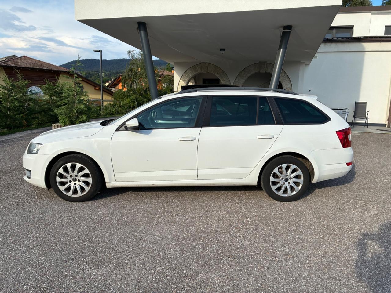 Skoda Octavia 1.6 TDI CR 105 CV DSG Ambition