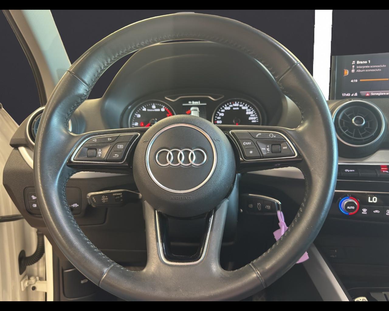 AUDI Q2 - Q2 40 TFSI quattro S tronic Business