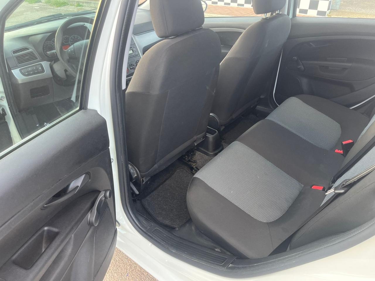 Fiat Grande Punto 1.4 5 porte EasyPower Unipro 2013