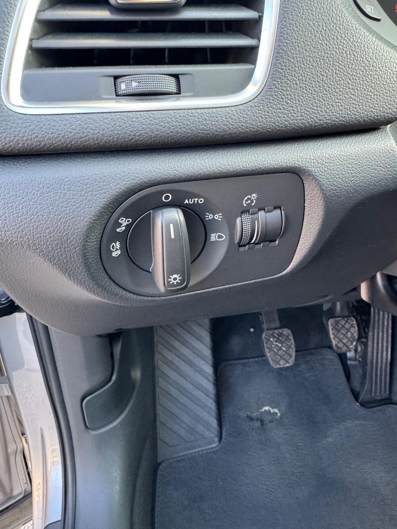 Audi Q3 2.0 TDI 120 CV Sport
