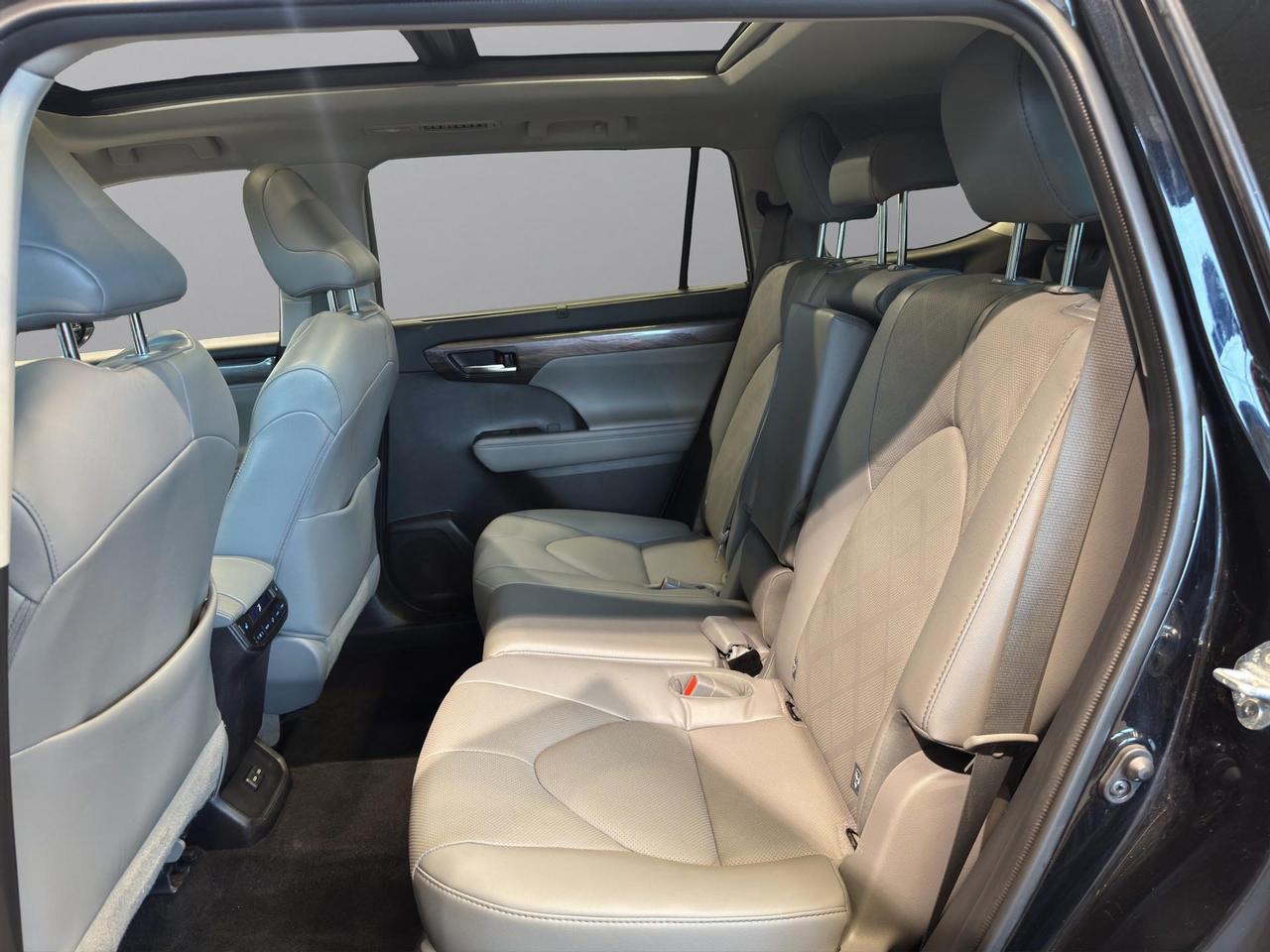 Toyota Highlander 2.5h Executive e-cvt