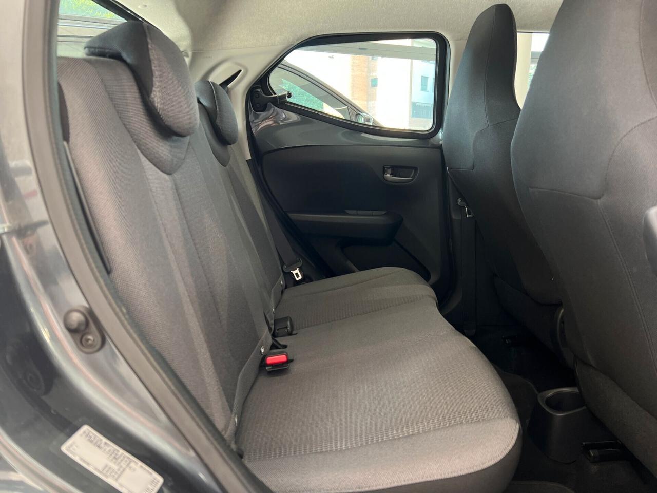 Toyota Aygo Connect 1.0 VVT-i 72 CV 5 porte x-fun