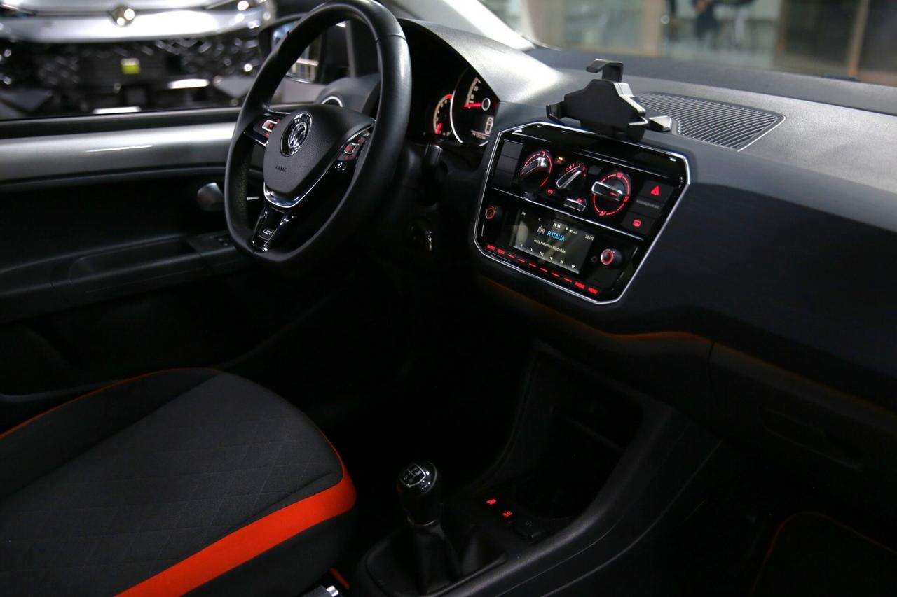 Volkswagen up! 1.0 75 CV Cross Up!
