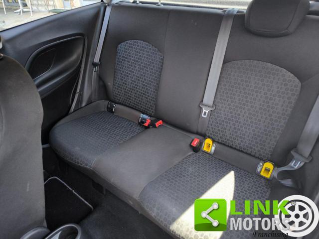 OPEL Corsa 1.2 Coupé b-Color