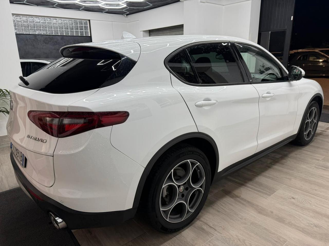Alfa Romeo Stelvio 2.2 AT8 160cv Q2 Sport Tech