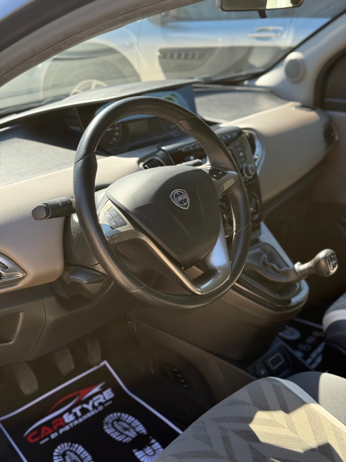 Lancia Ypsilon 1.3 MJT 16V 80 CV 5 porte S&S Gold