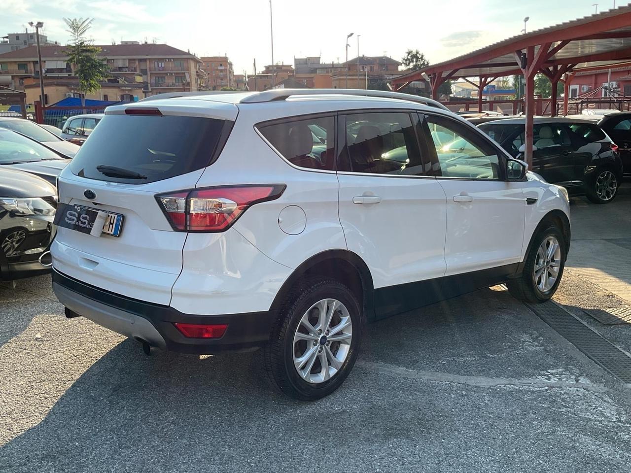 Kuga 1.5 TDCI 120 CV-2WD-titanium-unipro