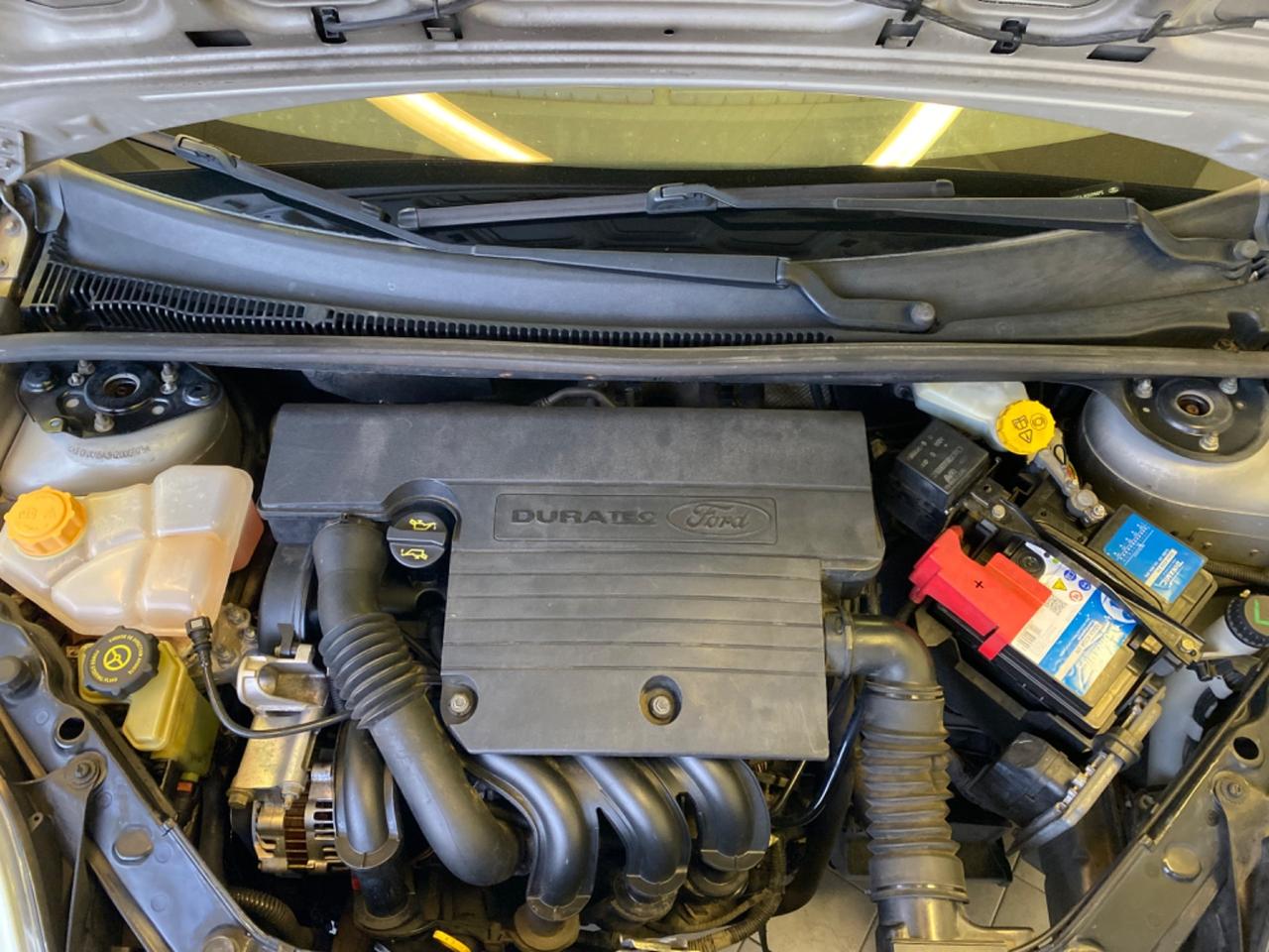 Ford Fiesta 1.4 16V 5p. Ghia