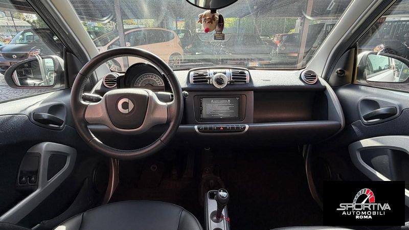smart fortwo SERVOSTERZO CARPLAY NAVI PELLE fortwo 1000 62 kW coupé passion