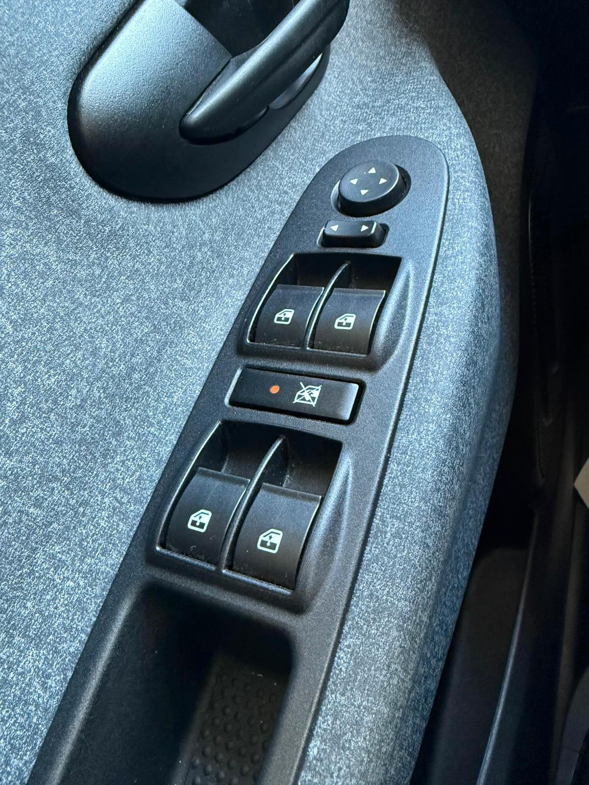 Lancia Ypsilon 1.0 FireFly 5 porte S&S Hybrid Ecochic Silver