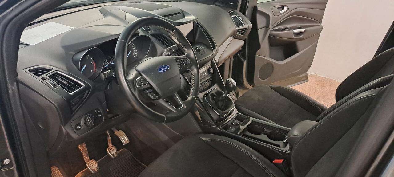 Ford Kuga 1.5 TDCI 120 CV 2WD ST-Line