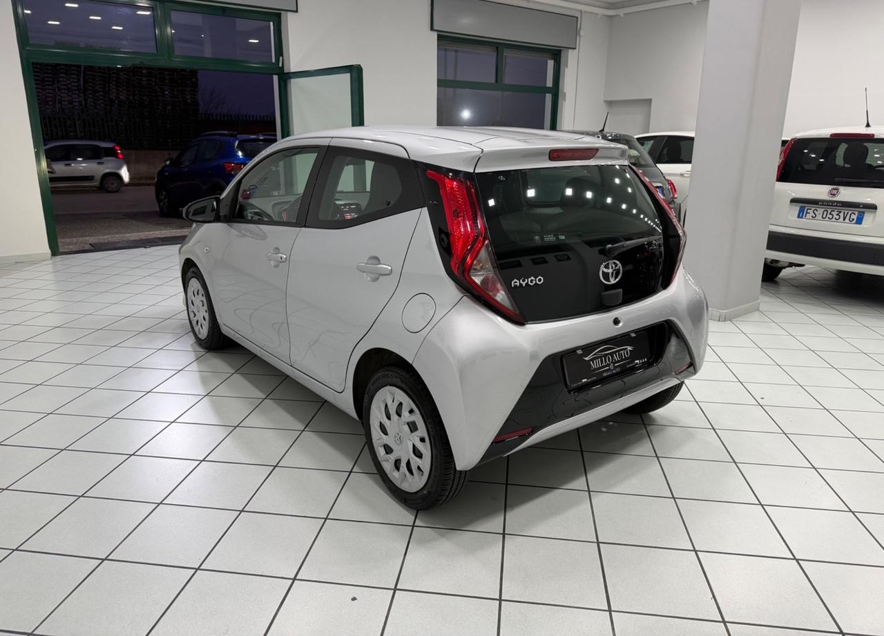 Toyota Aygo 1.0 VVT-i 72 CV 5 porte x-business