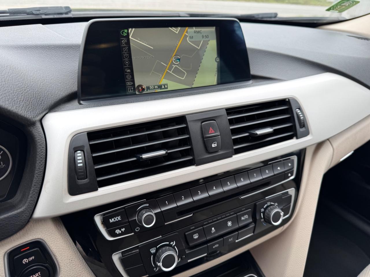 BMW 320d Automatic Touring XDRIVE - Navi 17