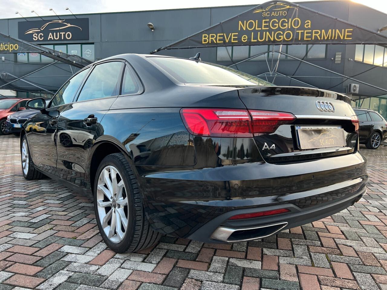 Audi A4 40 TDI S tronic Business Sport TUA A RATE