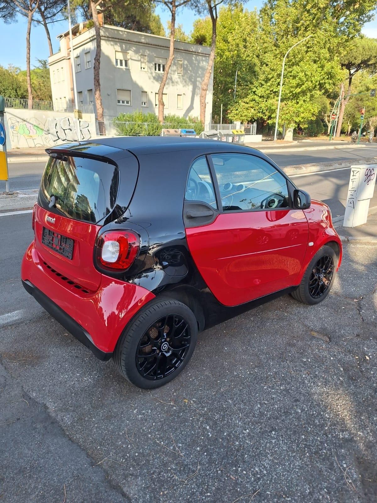 Smart ForTwo 1.0 71cv Coupe C manuale clima auto Cerchi 16