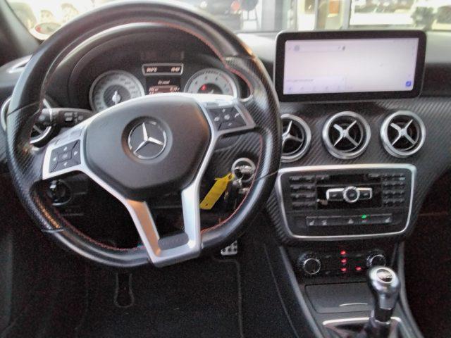 MERCEDES-BENZ A 180 Premium