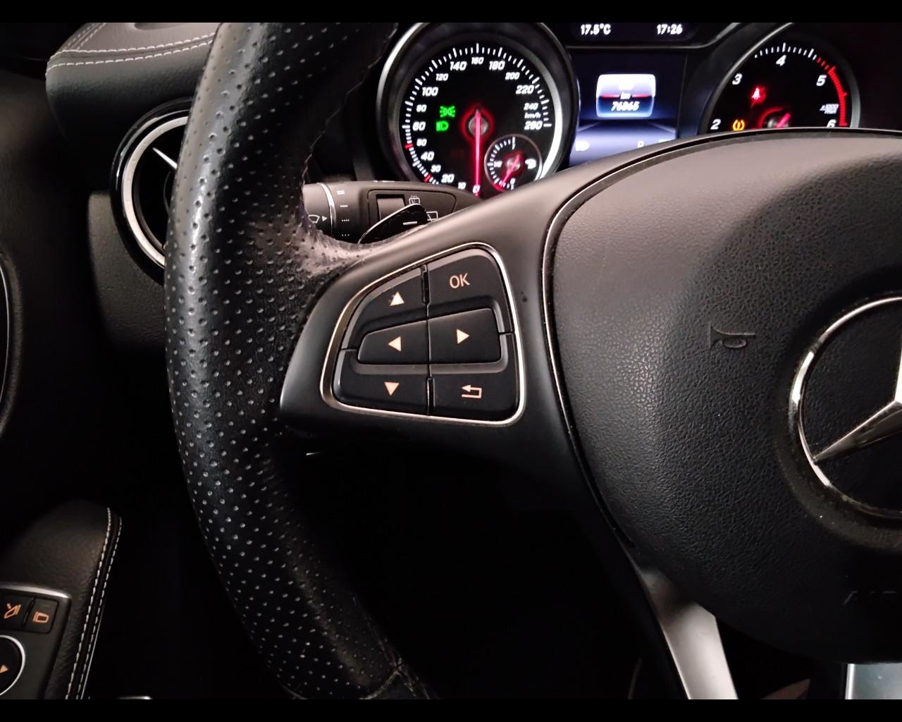 Mercedes-Benz GLA-X156 2017 - GLA 200 d Night Edition auto