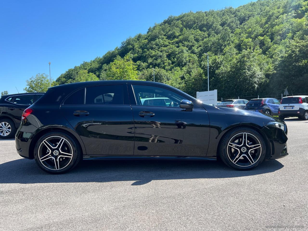 MERCEDES-BENZ A 200 d Automatic Premium