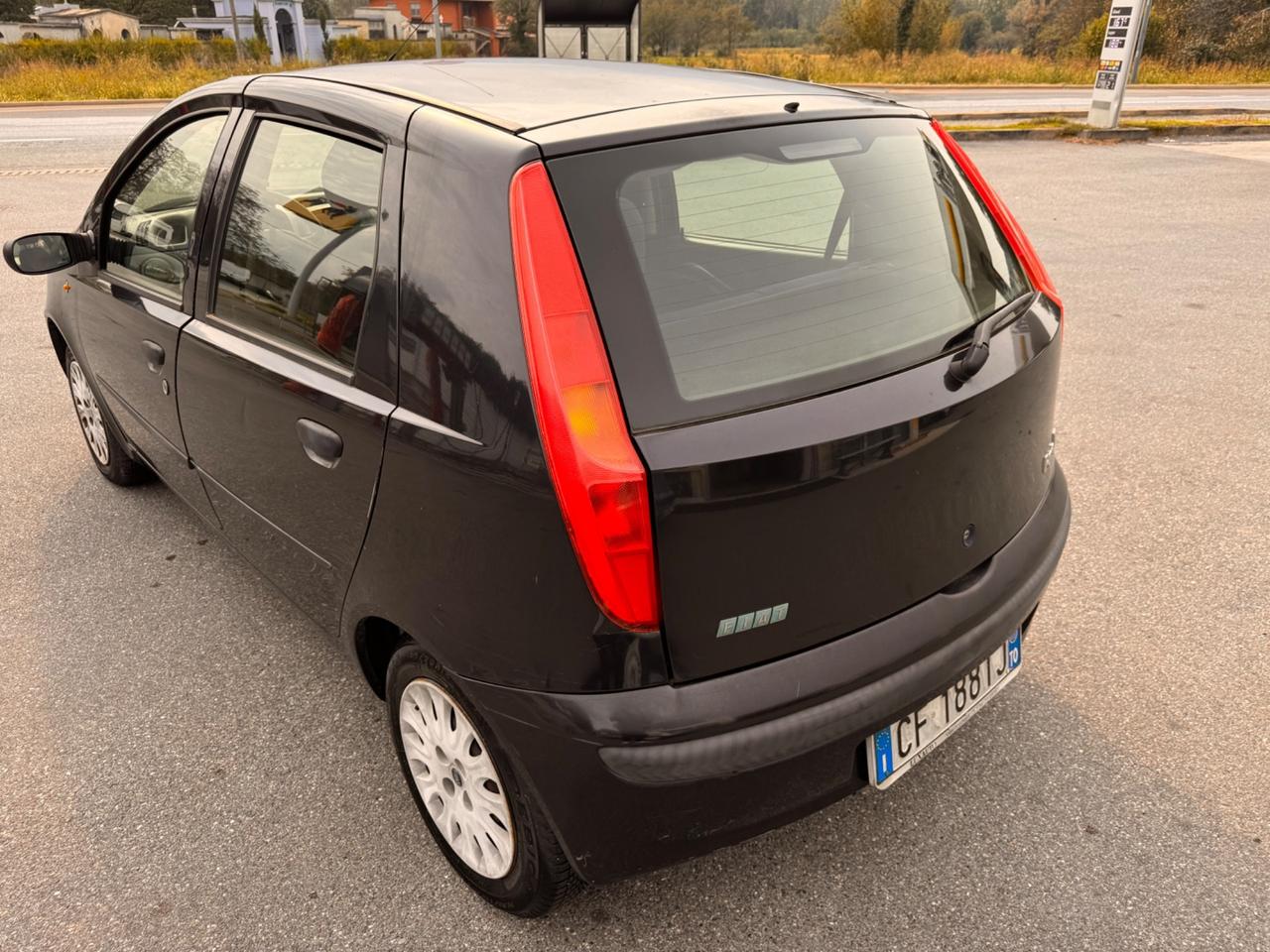 Fiat Punto 1.2i 16V cat 5 porte HLX 80cv neo patentati