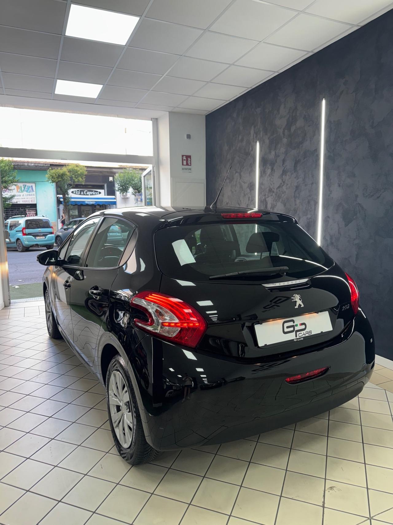 Peugeot 208 1.4 HDi 68 CV 5 porte Allure