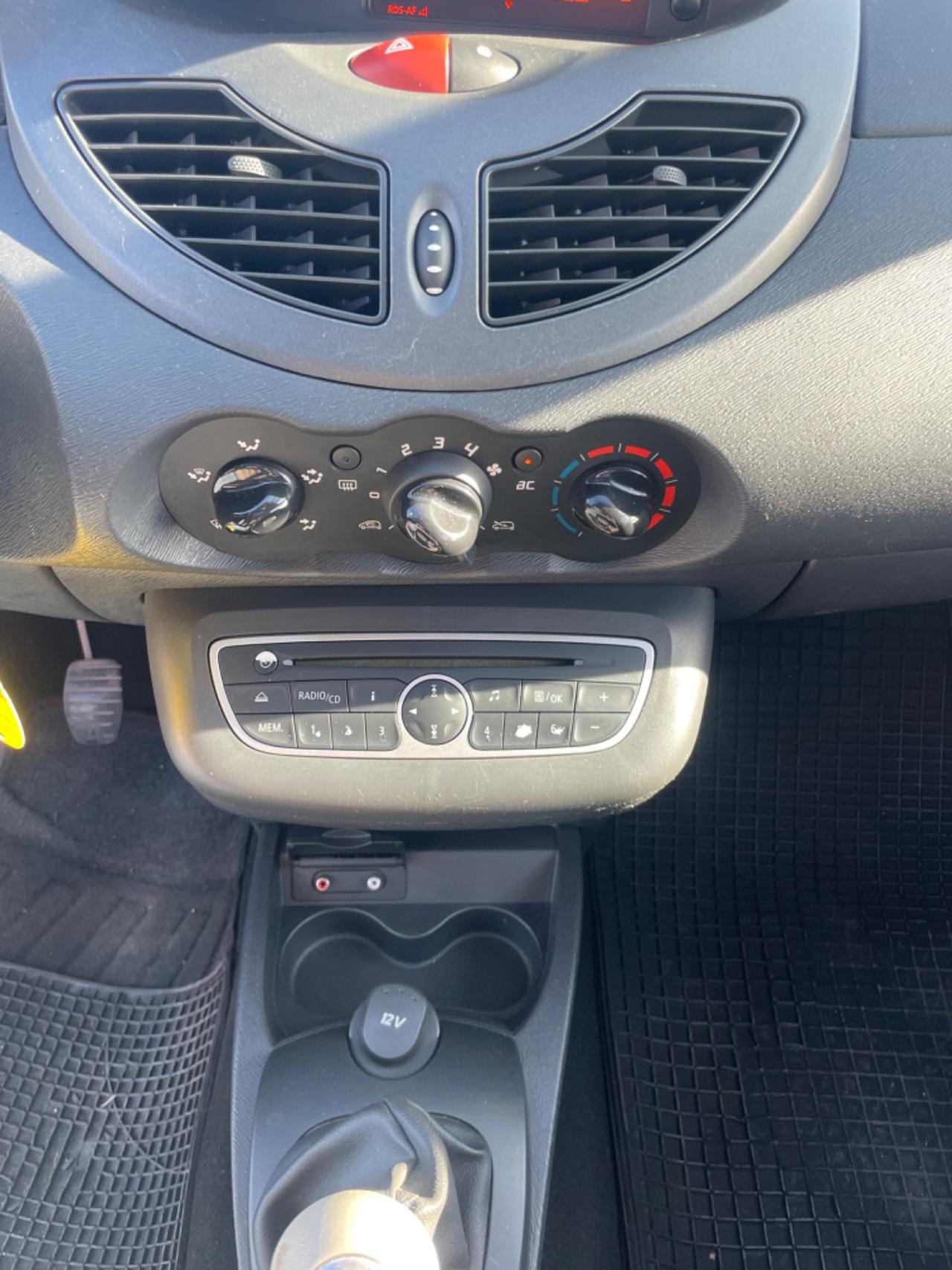 Renault Twingo 1.2 16V LEV SkyLight Benz/Gpl