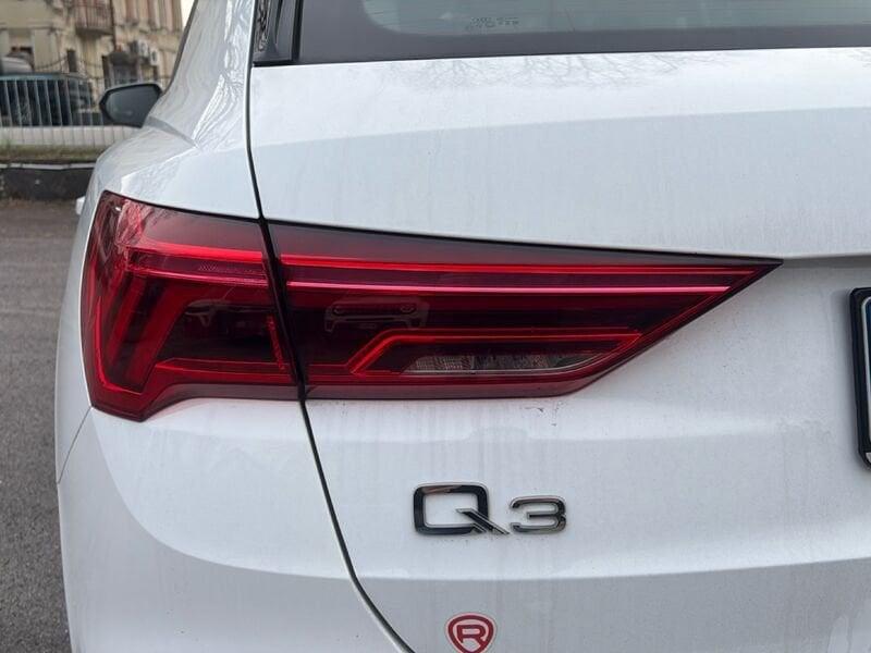 Audi Q3 35 TDI S tronic Business