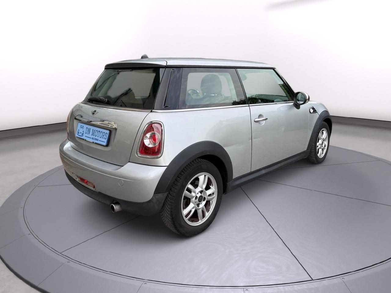 Mini One 1.6 benzina anno 2010 euro 5 neo patentati