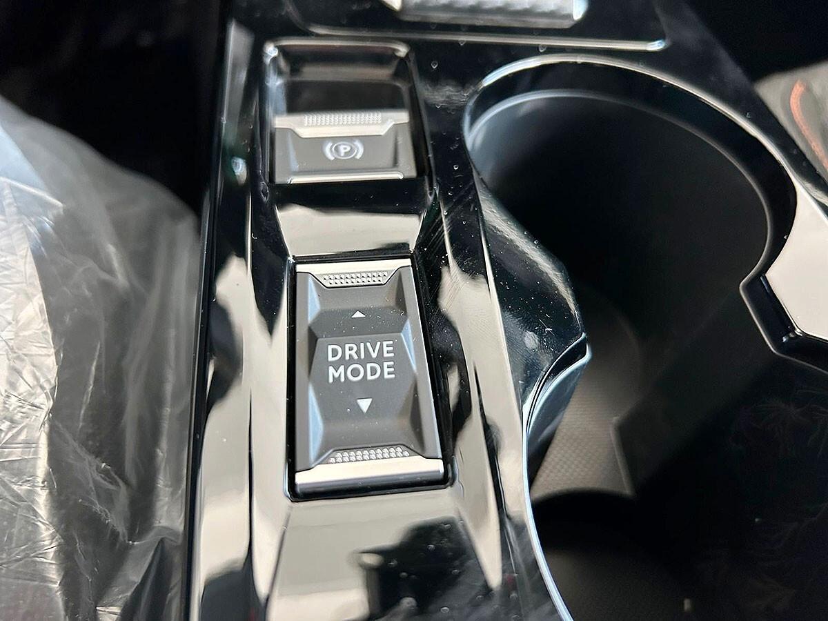 Peugeot 208 Hybrid 110 e-DCS6 Business