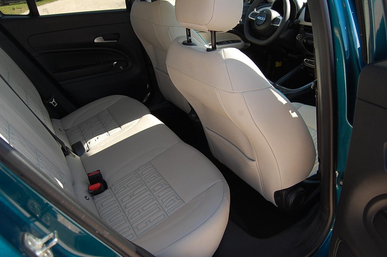 Fiat 600 Hybrid 110 CV DCT MHEV La Prima