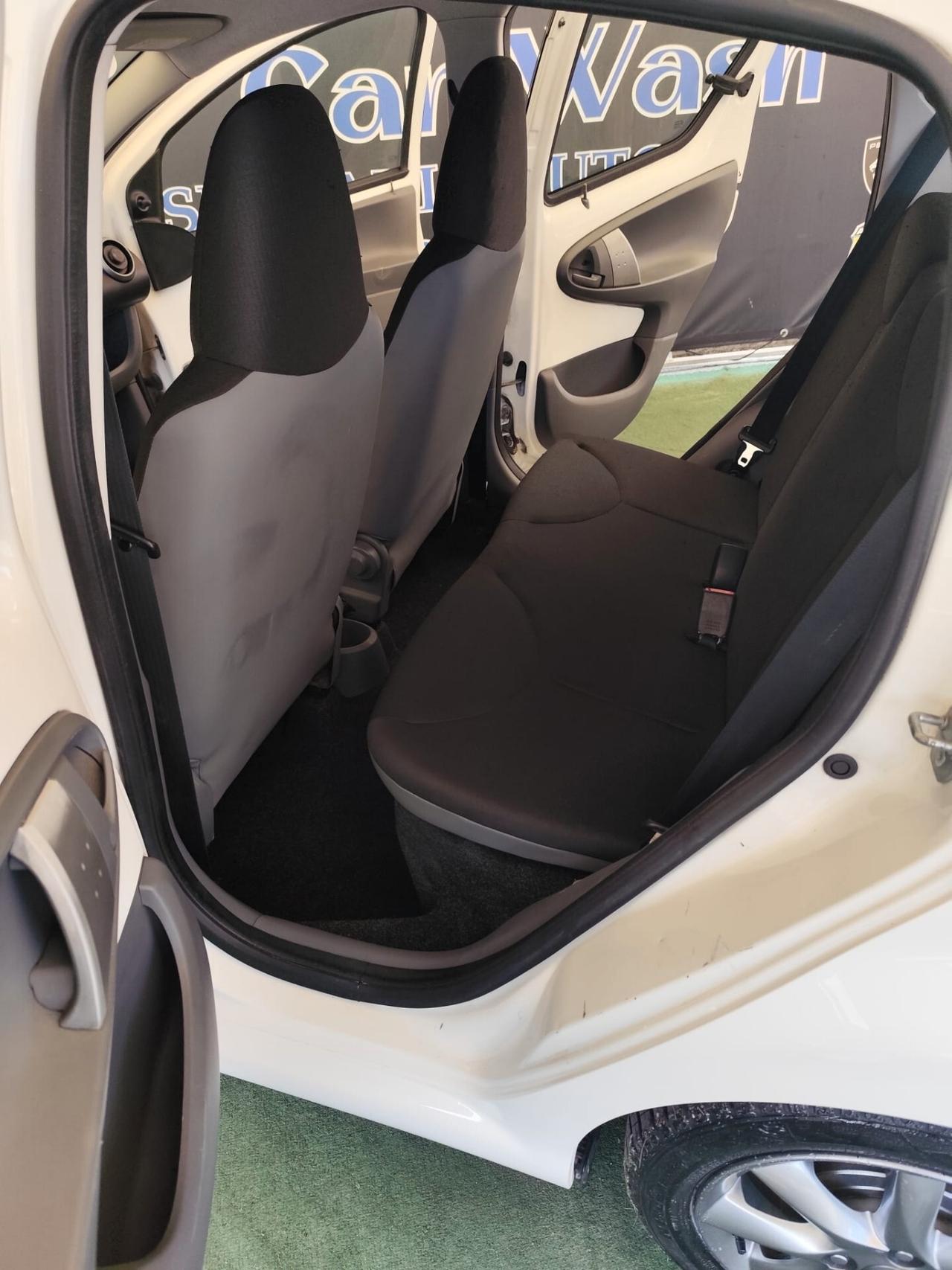 Toyota Aygo 1.0 12V VVT-i 5 porte Now Connect