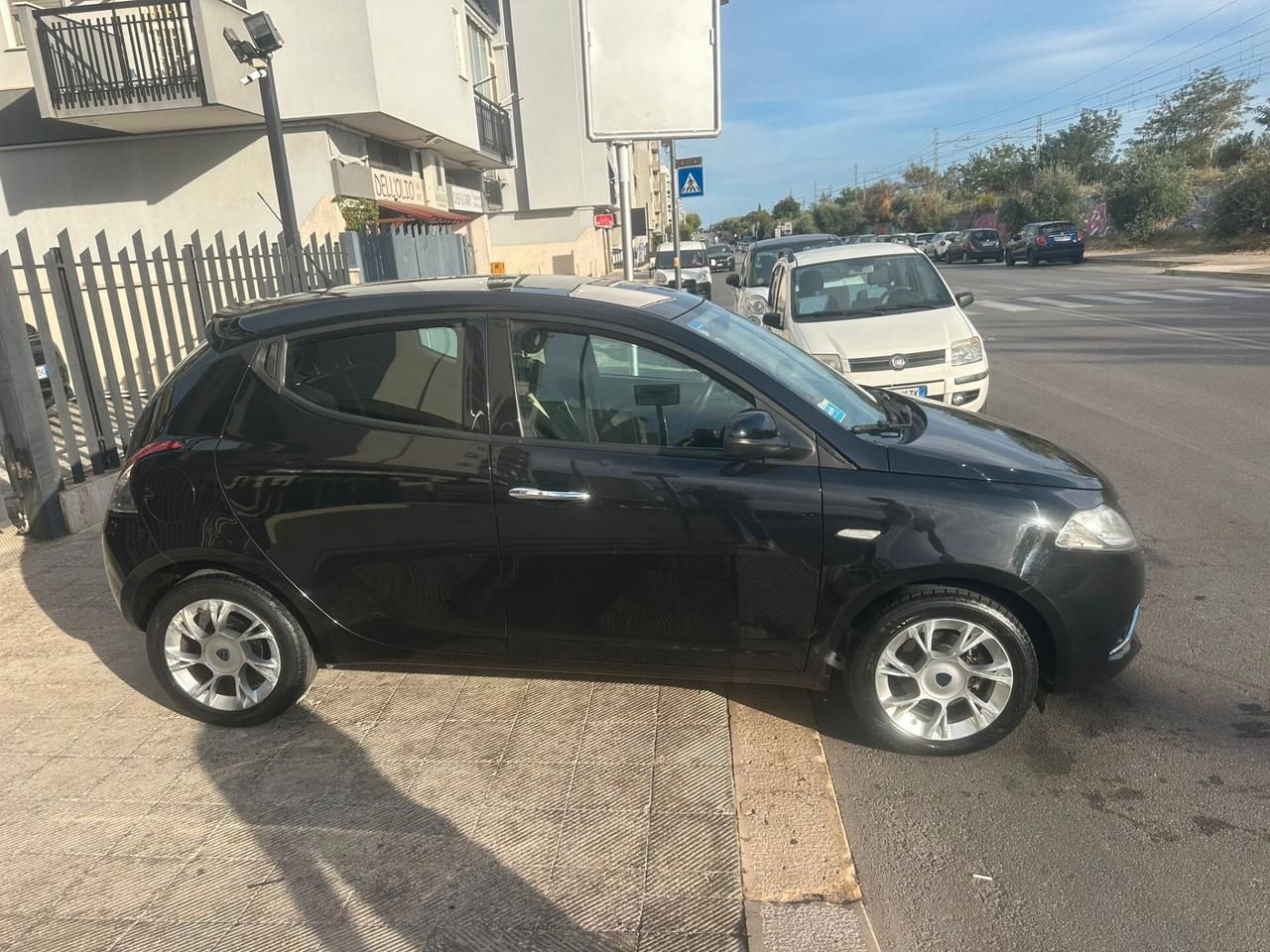 Lancia Ypsilon 1.2 69 CV 5 porte Gold