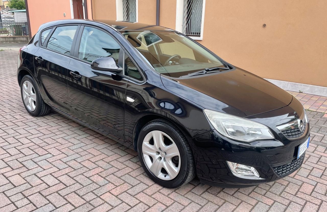 Opel Astra 1.7 Cdti Perfetta