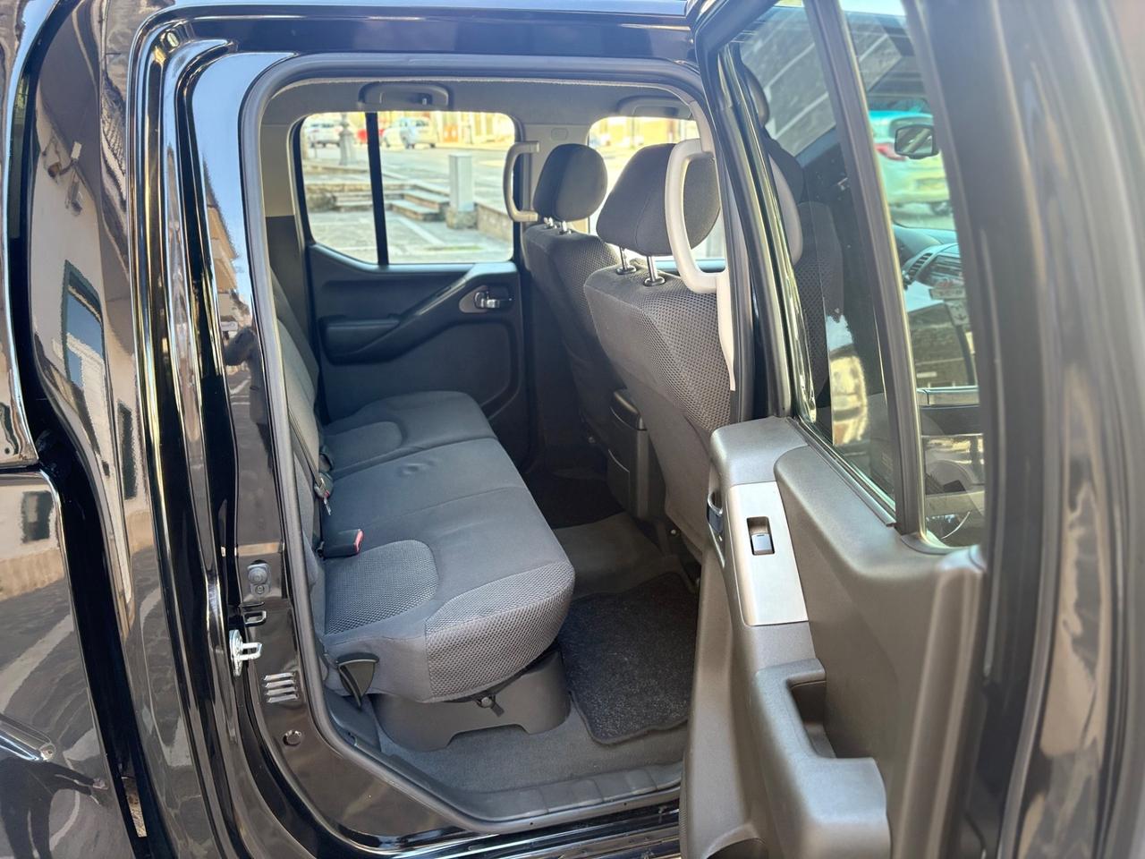 Nissan Navara 2.5 dCi Double Cab PICK UP HARD TOP