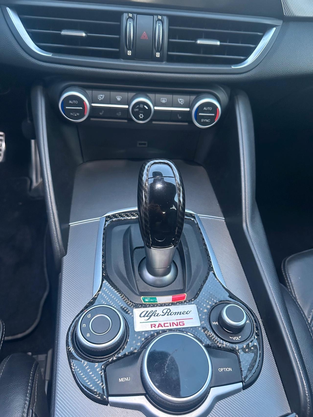 Alfa Romeo Giulia 2.2 Turbodiesel 210 CV AT8 AWD Q4 Veloce