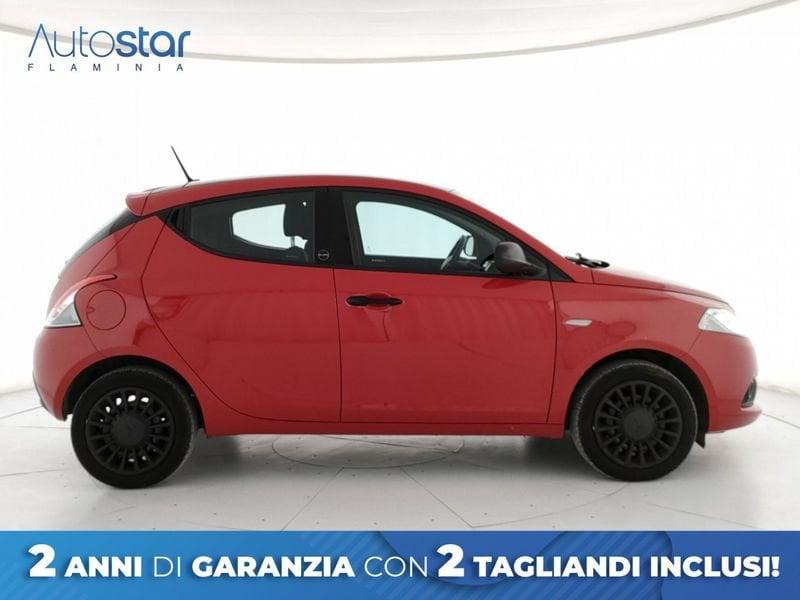 Lancia Ypsilon 1.0 firefly hybrid Silver s&s 70cv