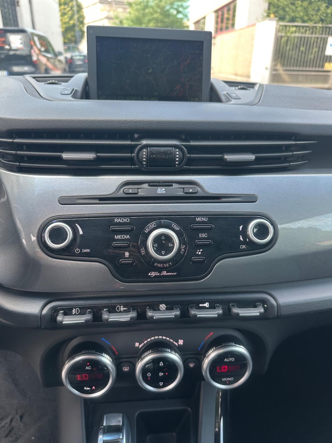 Alfa Romeo Giulietta 1.4 Turbo 120 CV - ok neopatentati