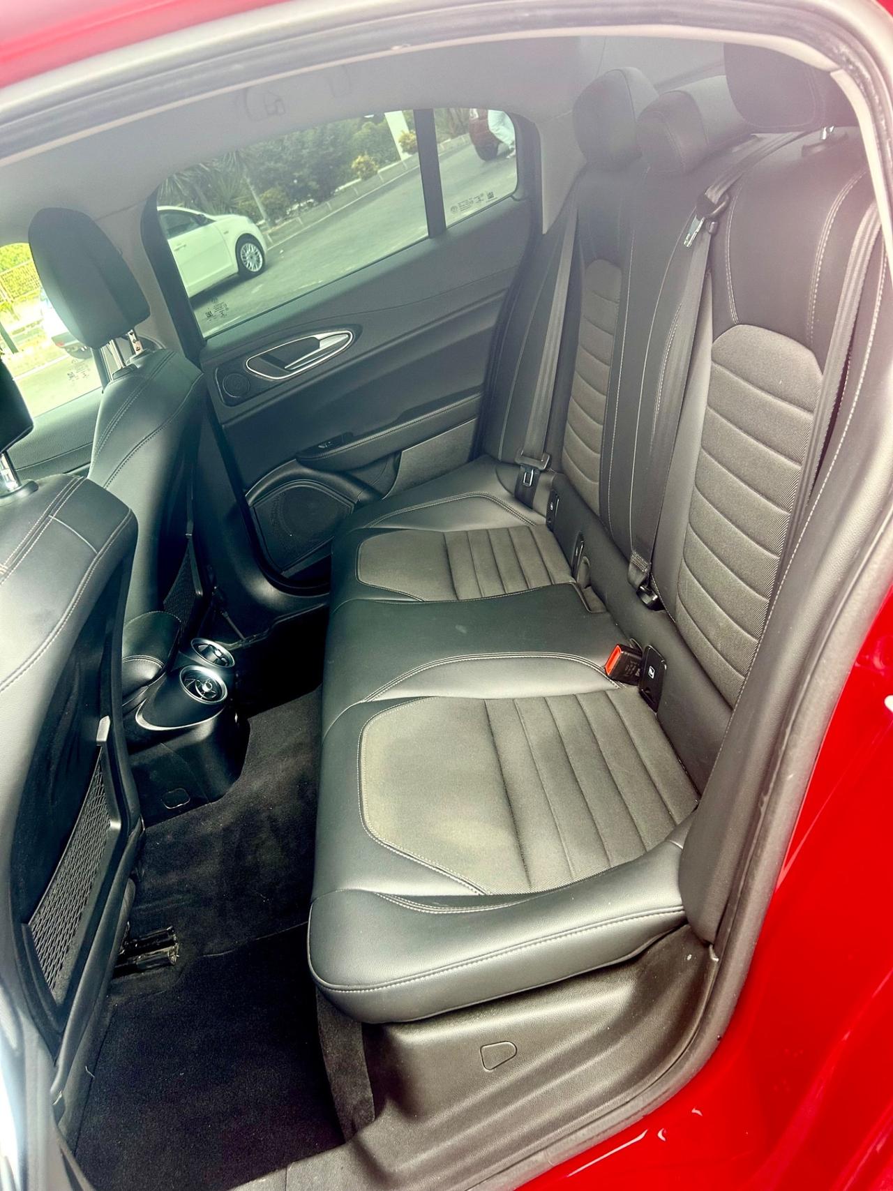 Alfa Romeo Giulia 2.2 Turbodiesel 160 CV AT8 Super q2