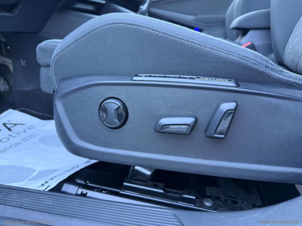 VOLKSWAGEN Golf 1.5 TSI 150CV Style NAVI IQ-LIGHT RETROCAMERA