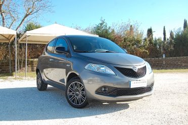 Lancia Ypsilon 1.0 FireFly 5 porte S&S Hybrid Ecochic Gold